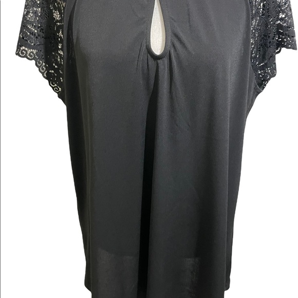 Torrid round neckline with keyhole front lace shoulder size 0 plus size - Picture 4 of 12